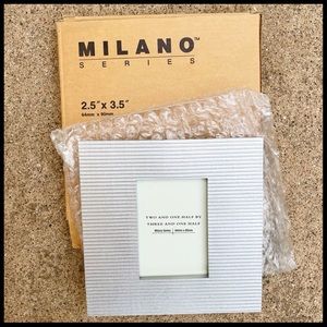 Milano Silver Metal Frame. 2.5” x 3.5”. 🆕
